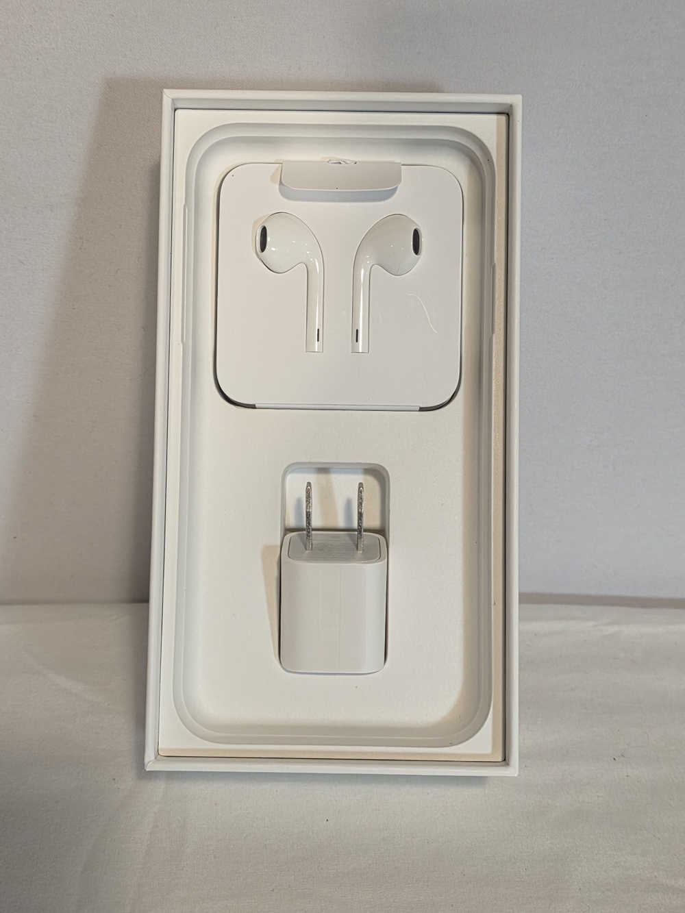 Authentic Apple OEM Bundle Wired EarPods Lightning Cable Pull from Box NO PHONE